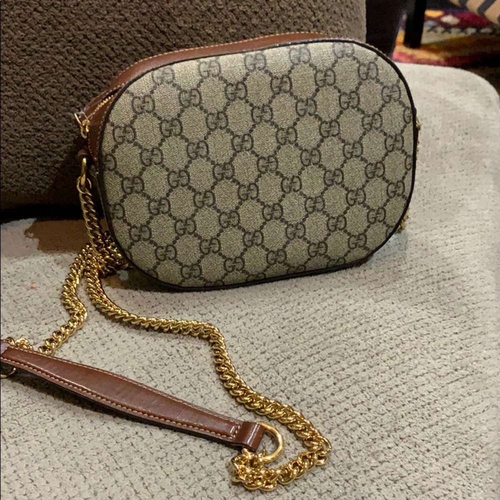 Gucci crossbody chain bag